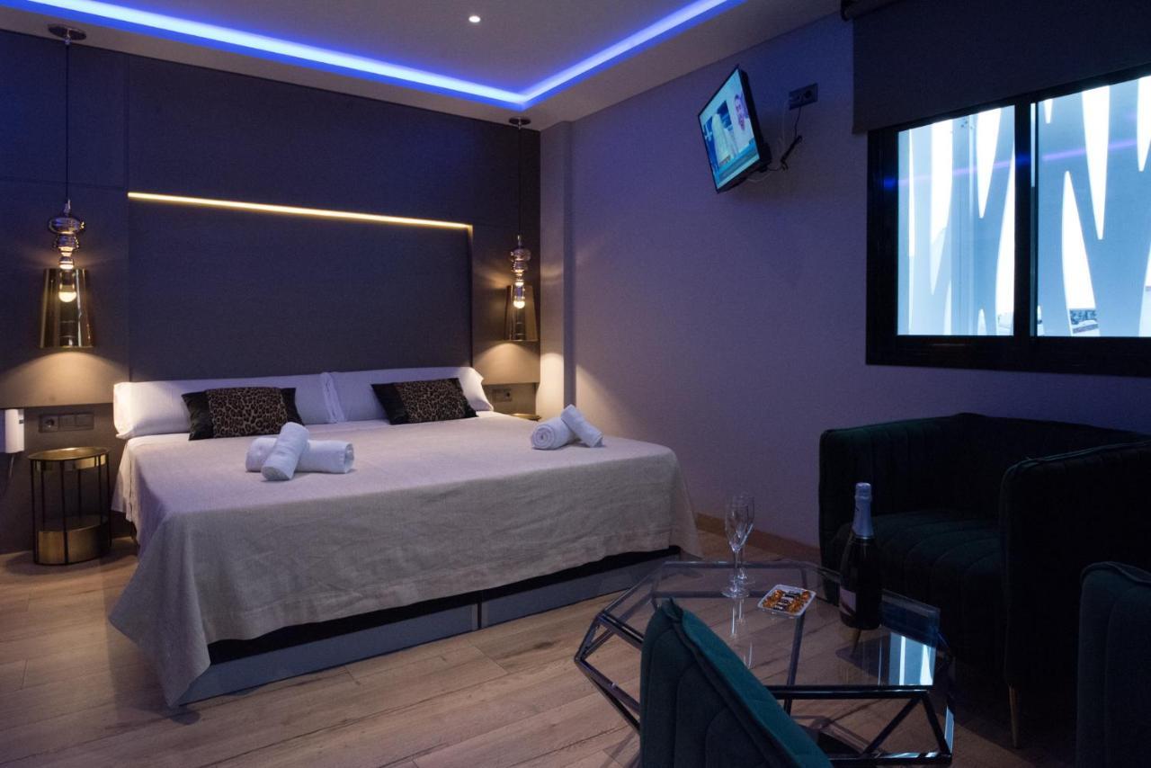 Daos Suites & Terrace Μαρμπέλλα Εξωτερικό φωτογραφία