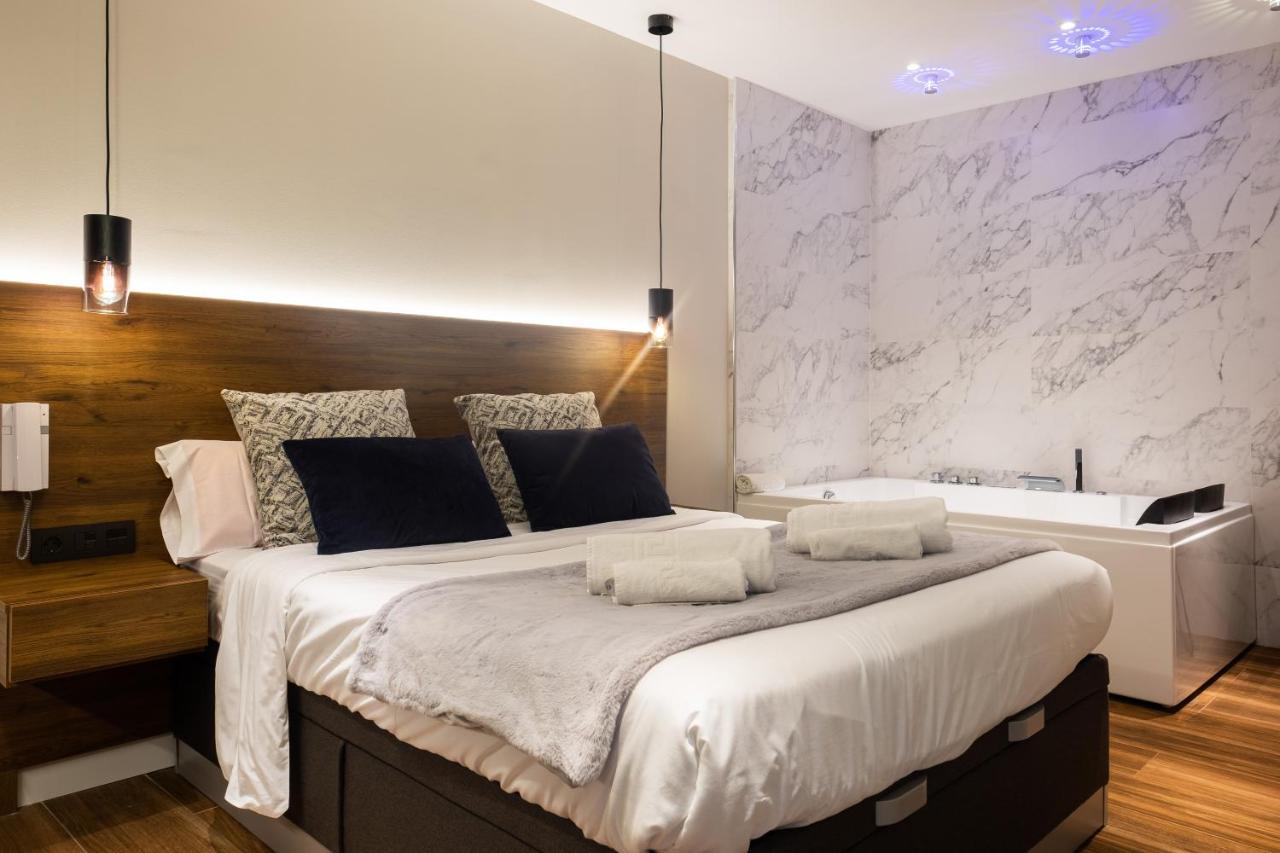 Daos Suites & Terrace Μαρμπέλλα Εξωτερικό φωτογραφία