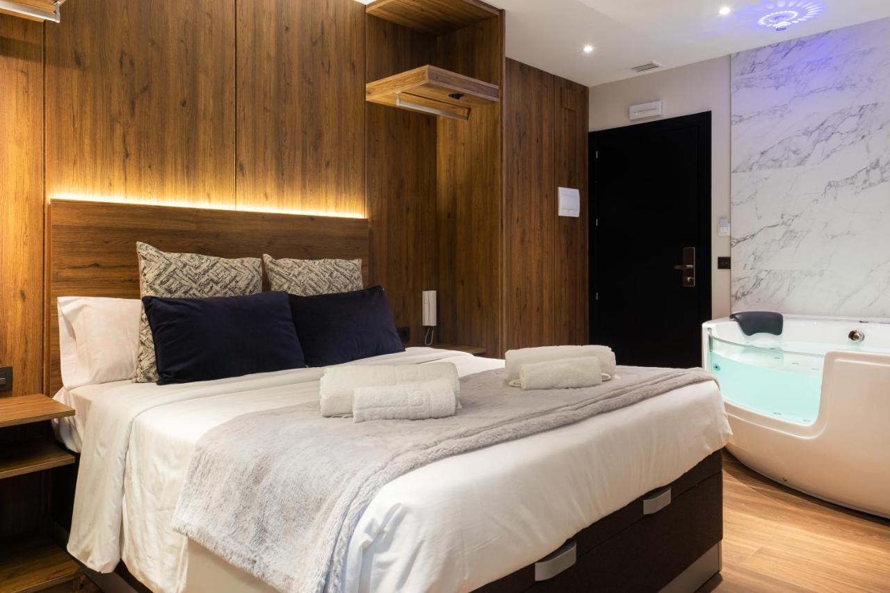 Daos Suites & Terrace Μαρμπέλλα Εξωτερικό φωτογραφία